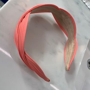 Beautiful vintage headband! Coral/ salmon colored